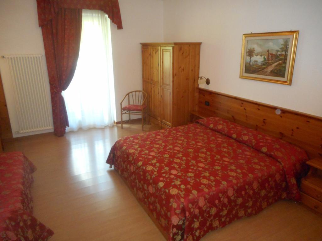Garni Lago Alpino Molveno Phòng bức ảnh