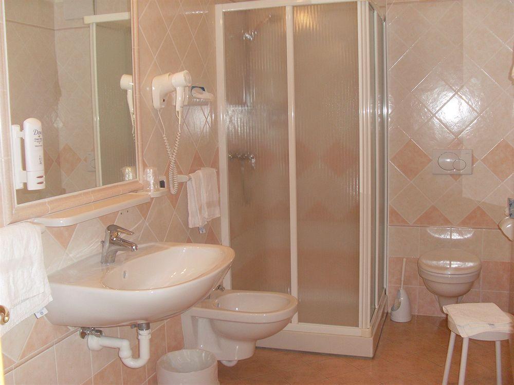 Garni Lago Alpino Molveno Ngoại thất bức ảnh
